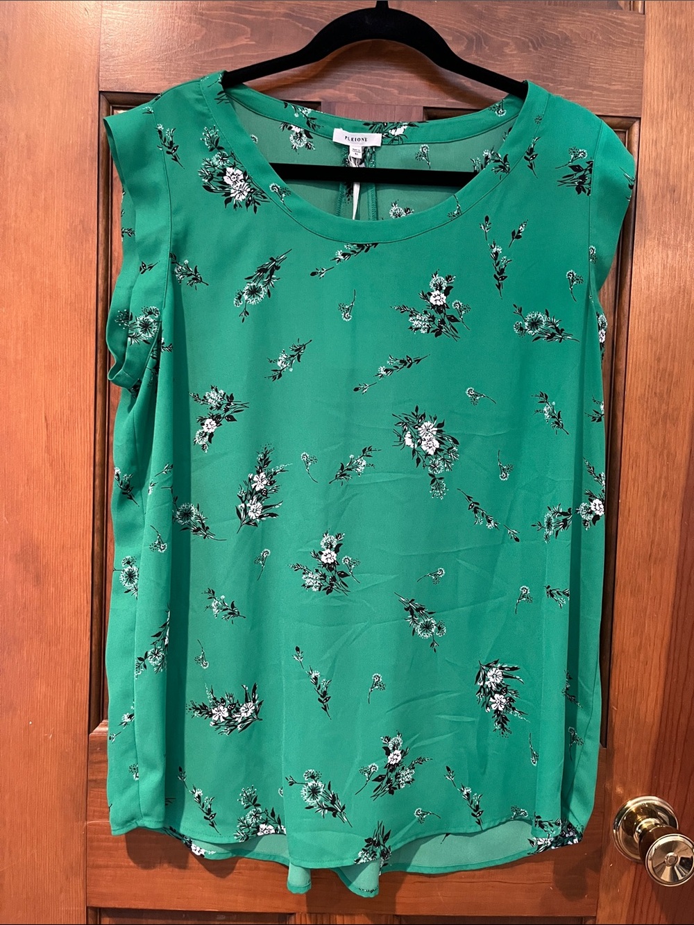 NWT Pleione Green Floral Cap Sleeve Top